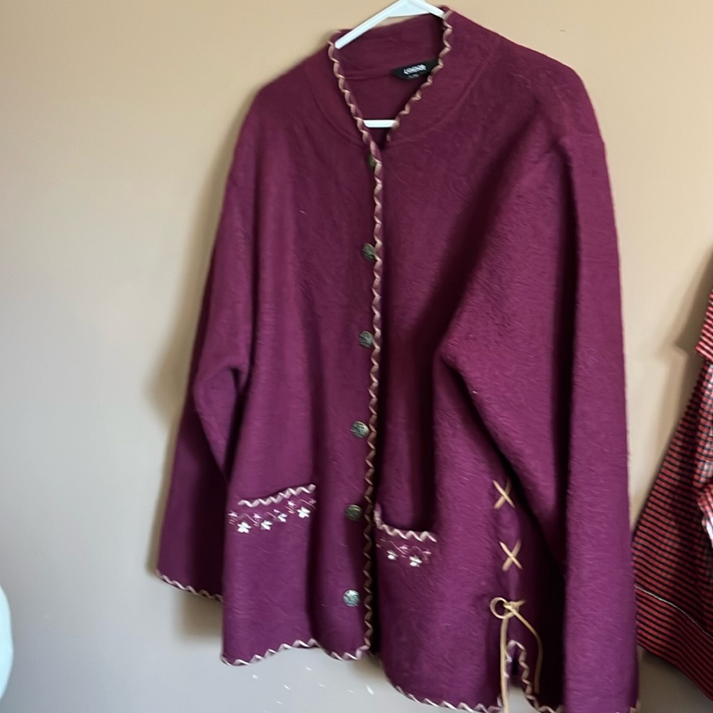 😄Wool Jacket Embroidered Button Down